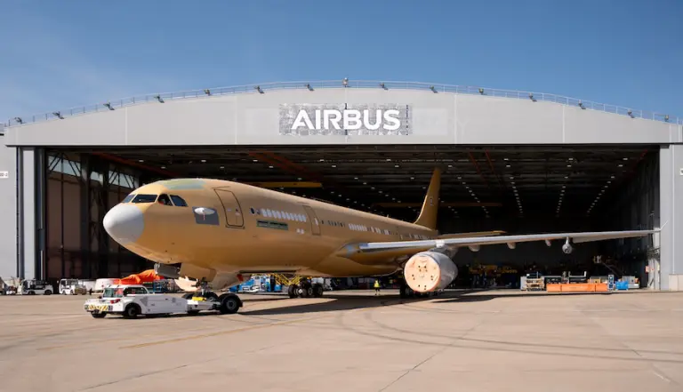 Airbus has released photos and reported progress on work to prepare Canada’s fleet of A330MRTT multirole tanker transport aircraft. The European manufacturer said the first aircraft for Canada has completed its conversion process at the company’s Getafe facility.
