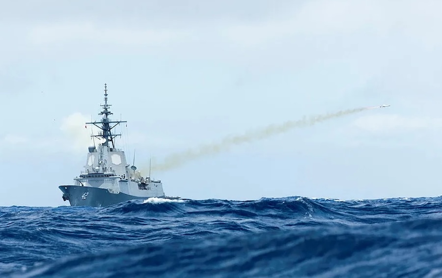 HMAS Sydney fired a Naval Strike Missile at the decommissioned USS Mobile Bay during a multinational sinking exercise at RIMPAC 2026. The launch marked the Royal Australian Navy’s second use of the missile during the Hawaii-based exercise.