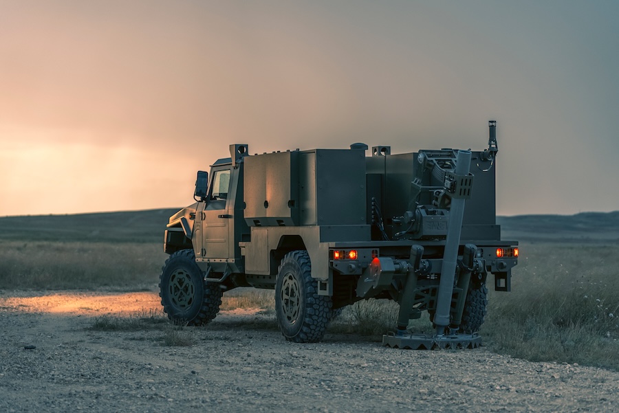 EM&E Group offers, through the EMOC, a system that combines mobility, precision, speed of response, and technological autonomy in a single platform. This development is designed to meet the demands of contemporary conflicts, where the ability to deploy, open fire, and leave the area in the shortest possible time is a decisive factor for survival and mission success.