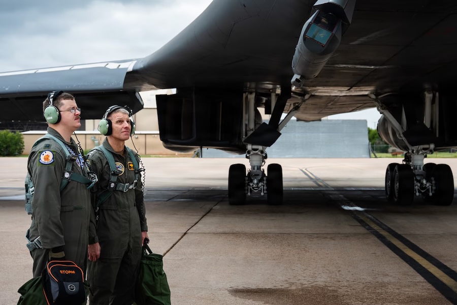 U.S. Strategic Command chief visits Dyess Air Force Base to highlight B-1B readiness and B-21 transition