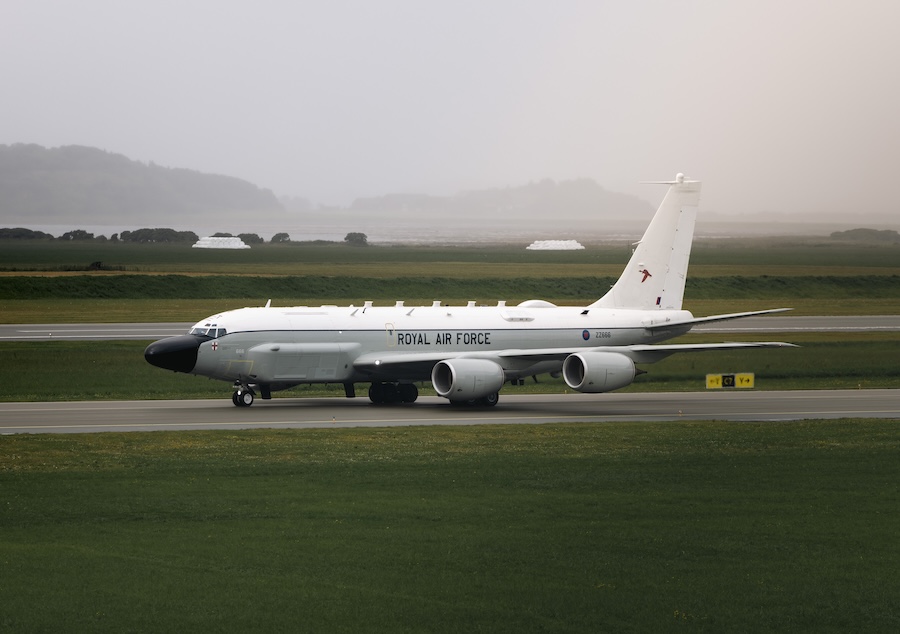 The Royal Air Force has deployed a Rivet Joint intelligence aircraft to Ørland, Norway, for Exercise Arctic Stone with the Royal Norwegian Air Force. The week-long deployment will combine intelligence-gathering activity with training aimed at improving integration between the RAF platform and Norway’s F-35A fighters.