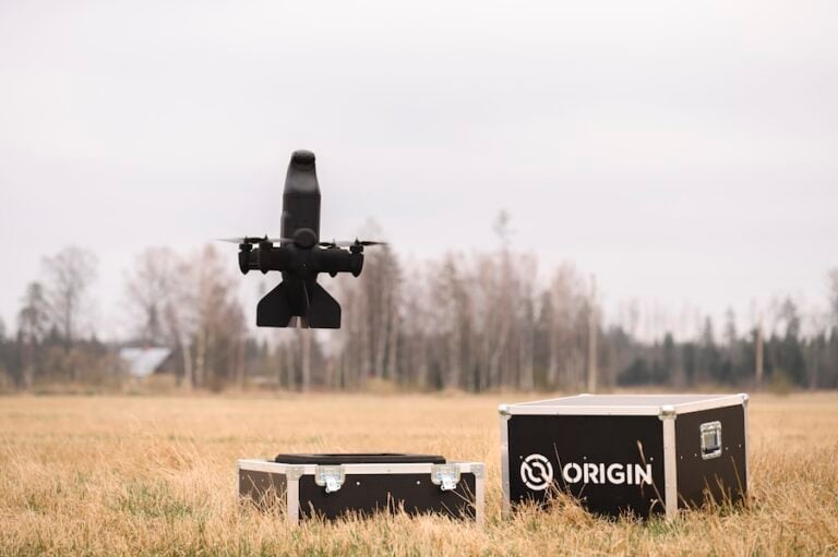 U.S. defense technology company Anduril and Latvian drone maker ORIGIN have agreed to explore connecting ORIGIN’s BLAZE interceptor to Anduril’s Lattice software platform. The companies plan joint testing in Latvia to assess how the technologies could contribute to defenses against drone threats on NATO’s eastern flank.