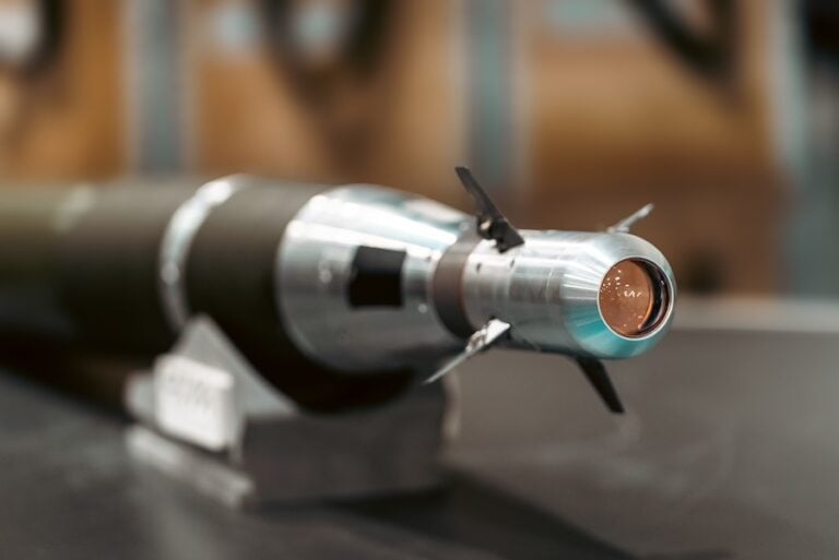 EM&E Group has developed a range of guided munition solutions aimed at increasing the capabilities of different types of munitions by incorporating advanced navigation and trajectory correction technologies. These include ALKON 122, ALKON 122L and EGM120, three solutions aimed at providing greater precision and new possibilities of use.