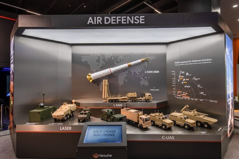Hanwha Aerospace is expanding its defence offering in Poland beyond artillery, using MSPO 2026 to present a layered air defence portfolio designed for threats ranging from small drones to long-range missiles. The move builds on more than a decade of cooperation with Poland around the K9 howitzer and K239 Chunmoo rocket launcher programmes.
