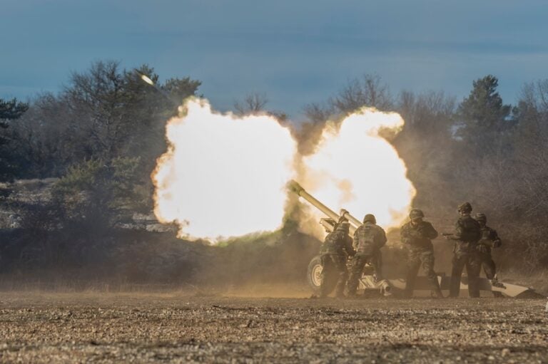KNDS and Poland’s WB Group have agreed to pursue a domestically integrated 105mm artillery system for the Polish Armed Forces. The letter of intent covers the proposed supply, local integration and support of the KNDS 105 LG light howitzer.