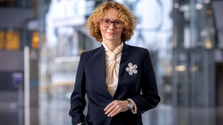 NATO has launched its first Executive Resilience Course, bringing together senior civilian and military leaders from across the Alliance to strengthen preparedness for complex challenges. The programme is intended to help Allies prepare for crises, maintain essential services and support NATO’s defence when required.