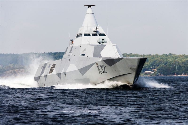 Sweden’s Visby-class corvette HSwMS Helsingborg is operating under Finnish Navy command to help monitor and protect Finland’s territorial integrity during week 40. The deployment allows Finnish vessels to undertake other tasks while the two navies establish practices for joint territorial surveillance.