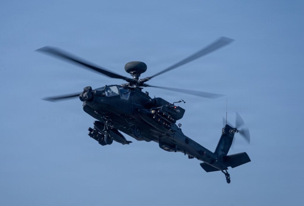 Boeing has demonstrated how the AH-64E Apache can exchange data with the U.S. Army’s future command-and-control network, linking information in the cockpit with the wider force. Separate laboratory work has tested the integration of a Launched Effects capability through the helicopter’s Version 6.5 open systems architecture.