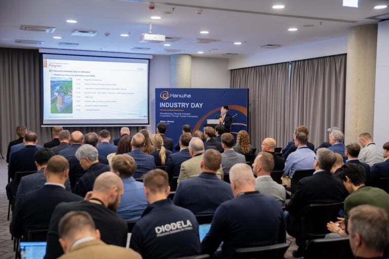 Hanwha Aerospace has signed four agreements with Lithuanian companies to explore manufacturing and integration work for its 40mm Wheeled Anti-Aircraft Gun. The initiative supports the South Korean company’s efforts to build long-term industrial ties on NATO’s eastern flank, with technology transfer, joint development and maintenance among the areas under discussion.