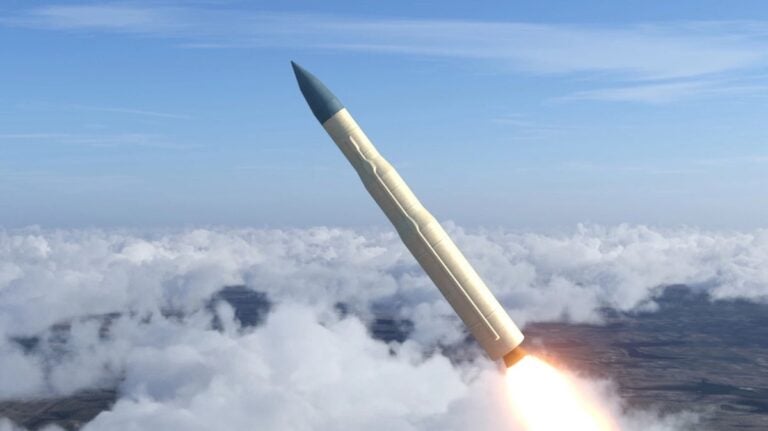 L3Harris Technologies is expanding its Camden, Arkansas, site to increase large solid rocket motor manufacturing capacity sixfold and support the U.S. Air Force’s Sentinel missile program. The new campus will produce Sentinel’s Stage 3 motor alongside motors for several other programs.