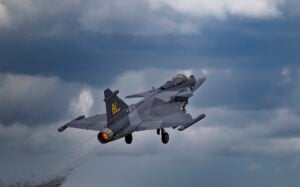 Saab offers to build Gripen fighters in Canada as part of bid for mixed fleet with F-35s