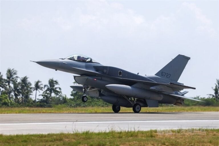 Taiwan’s first two Lockheed Martin F-16C Fighting Falcon Block 70 fighters landed at an air base near Taitung on October 2. Their arrival begins deliveries of newly built aircraft under Taiwan’s order for 66 F-16C/D Block 70 jets.