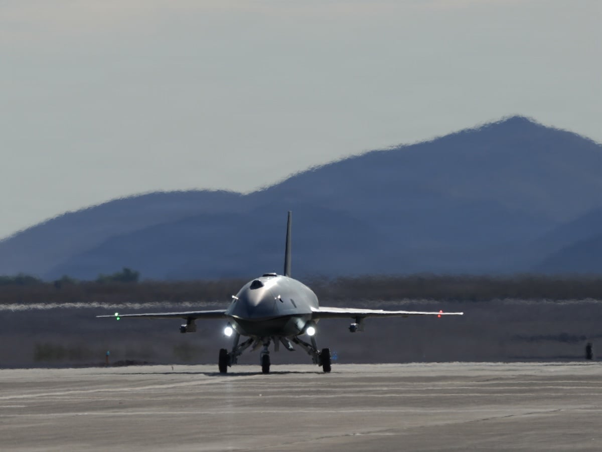 An F-22 Raptor pilot directed an Anduril YFQ-44A Fury through maneuvers and simulated combat tasks during an airborne control demonstration earlier this month. The test examined how a fighter pilot can issue tactical instructions to an uncrewed aircraft whose onboard software executes them.