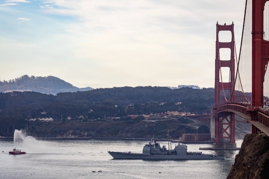 The U.S. Navy’s guided-missile cruiser USS Cape St. George (CG 71) sailed past the Golden Gate Bridge on October 4, 2026, arriving for San Francisco Fleet Week. The Ticonderoga-class ship joins the event’s 45th iteration, which gives Bay Area residents a firsthand look at the maritime services.