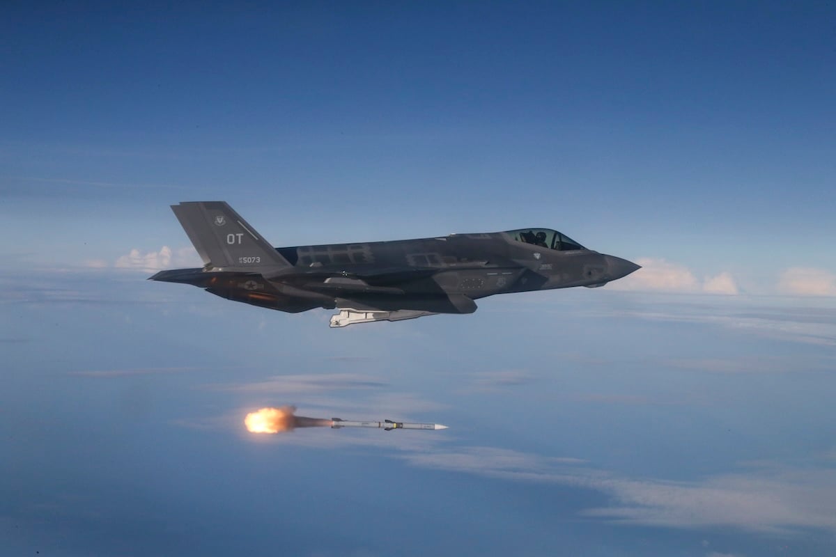 U.S. Navy puts $137 million into rocket motors for new air-to-air and ship-launched missiles