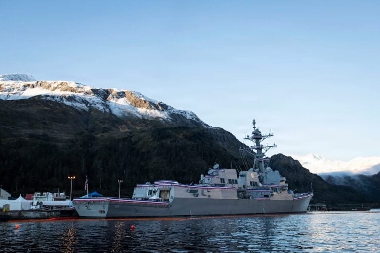 The U.S. Navy commissioned USS Ted Stevens (DDG 128) in Whittier, Alaska, bringing its second Flight III Arleigh Burke-class guided-missile destroyer into active service. Built around the AN/SPY-6(V)1 Air and Missile Defense Radar and Aegis Baseline 10 combat system, the ship expands the fleet’s ability to conduct simultaneous anti-air warfare and ballistic missile defense.